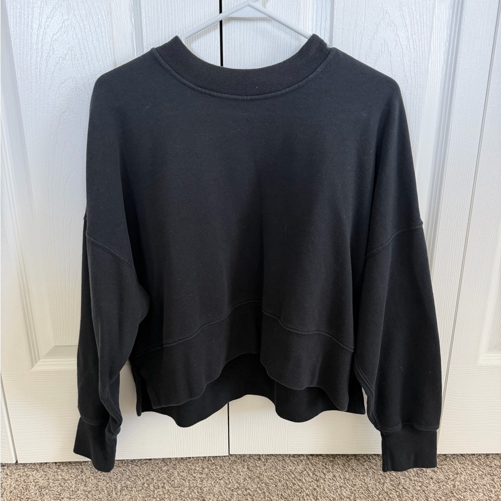 Abercrombie & Fitch Black Cropped Sweatshirt